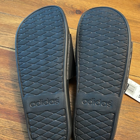 Adidas | Adilette Comfort Slides | Black Cushy Unisex | Men’s 10 / Women’s 11 - Picture 4 of 5